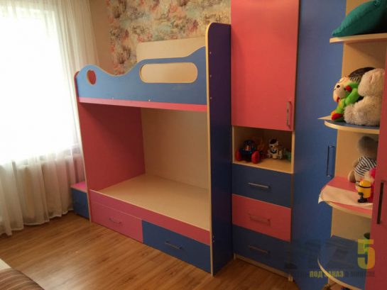 Сине-розовый набор мебели в детскую комнату для двоих