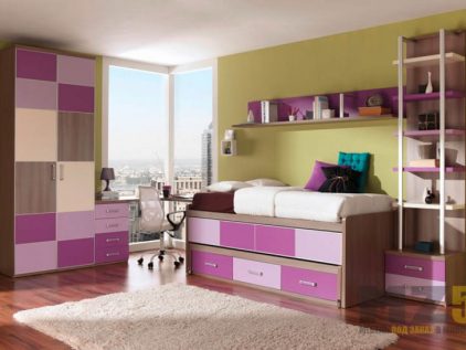 Корпусная мебель в детскую в сиренево-фиолетовом цвете