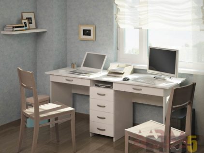 Глянцевый компьютерный стол белого цвета на две персоны