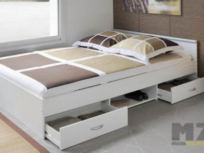 Современная двуспальная кровать белого цвета с выдвижными ящиками