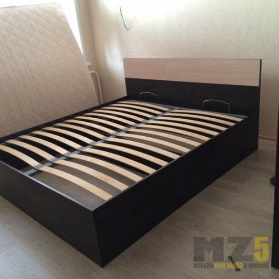 Двуспальная кровать в стиле минимализм черного цвета