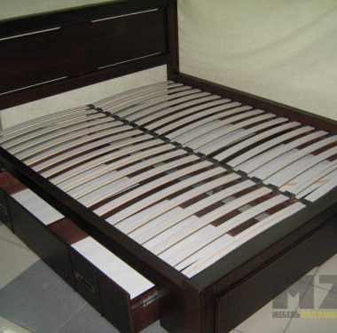 Двуспальная кровать из крашенного МДФ цвета венге