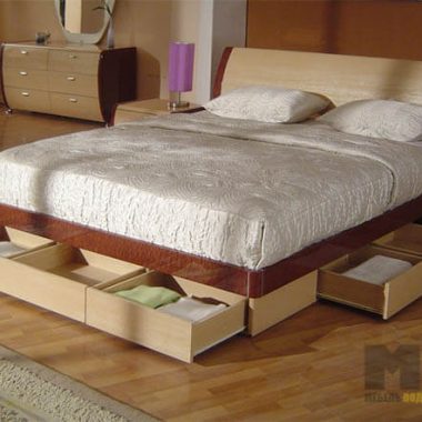 Двуспальная кровать из МДФ бежево-коричневого цвета