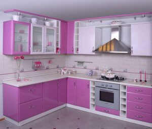 Розовая угловая кухня из пленки ПВХ