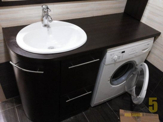 Черная матовая тумба под раковину для ванной со встроенной стиральной машинкой