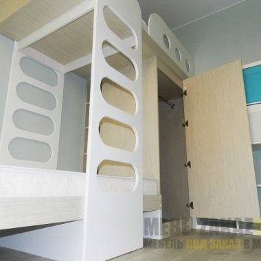 Бежевая двухэтажная кровать со шкафом в детскую комнату