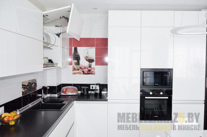 Белая угловая кухня в стиле минимализм