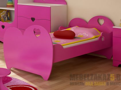 Детская кровать для детей от 3 лет в розовом цвете