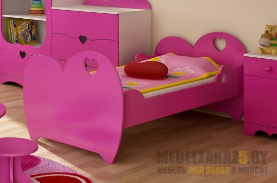 Детская кровать для детей от 3 лет в розовом цвете