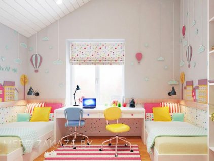 Яркая детская комната для двоих детей старше трех лет