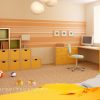 Современная ярко-желтая мебель в детскую для мальчика