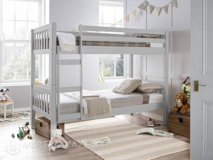 Двухъярусная кровать в детскую серого цвета