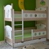Двухъярусная кровать в детскую нежно-салатового цвета