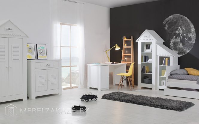 Современный комплект мебели в белом цвете в комнату трехлетнего ребенка