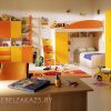 Яркий комплект мебели для детей от трех лет