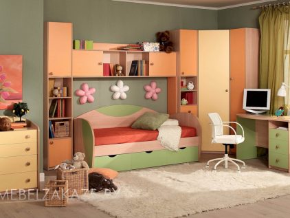 Современный набор мебели в комнату для детей от трех лет