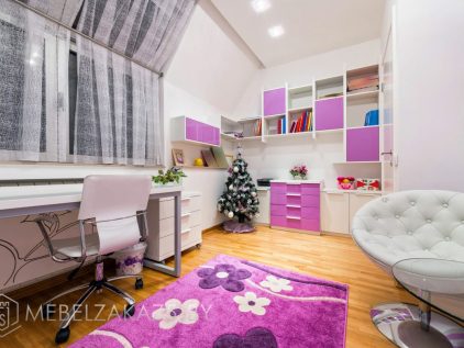 Комплект детской мебели для девочки в бежево-сиреневом цвете