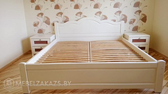 Кровать в классическом стиле с подъемным механизмом