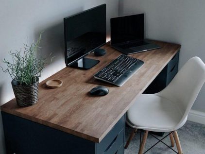 Компьютерный стол черный в стиле модерн