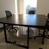 Офисный стол для переговоров в стиле модерн
